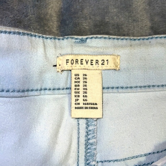 Sky blue jeans only worn three times - Picture 4 of 4